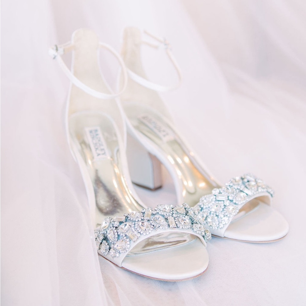 Badgley Mischka Silver and Cream Heels - Picture 9 of 10